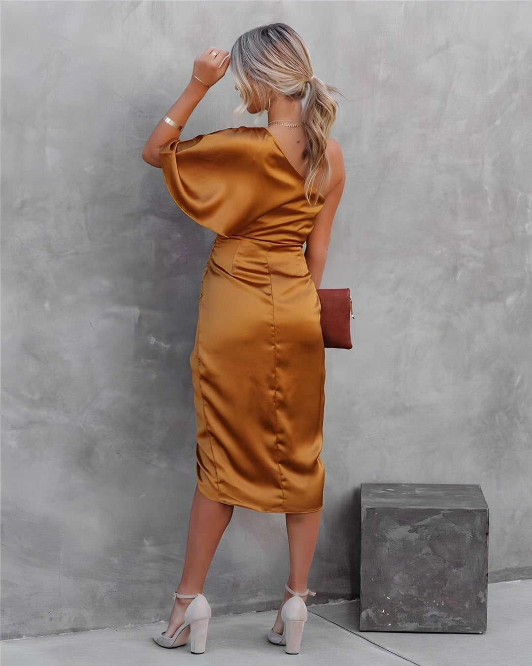 Kyra | Elegant Dress with Slits