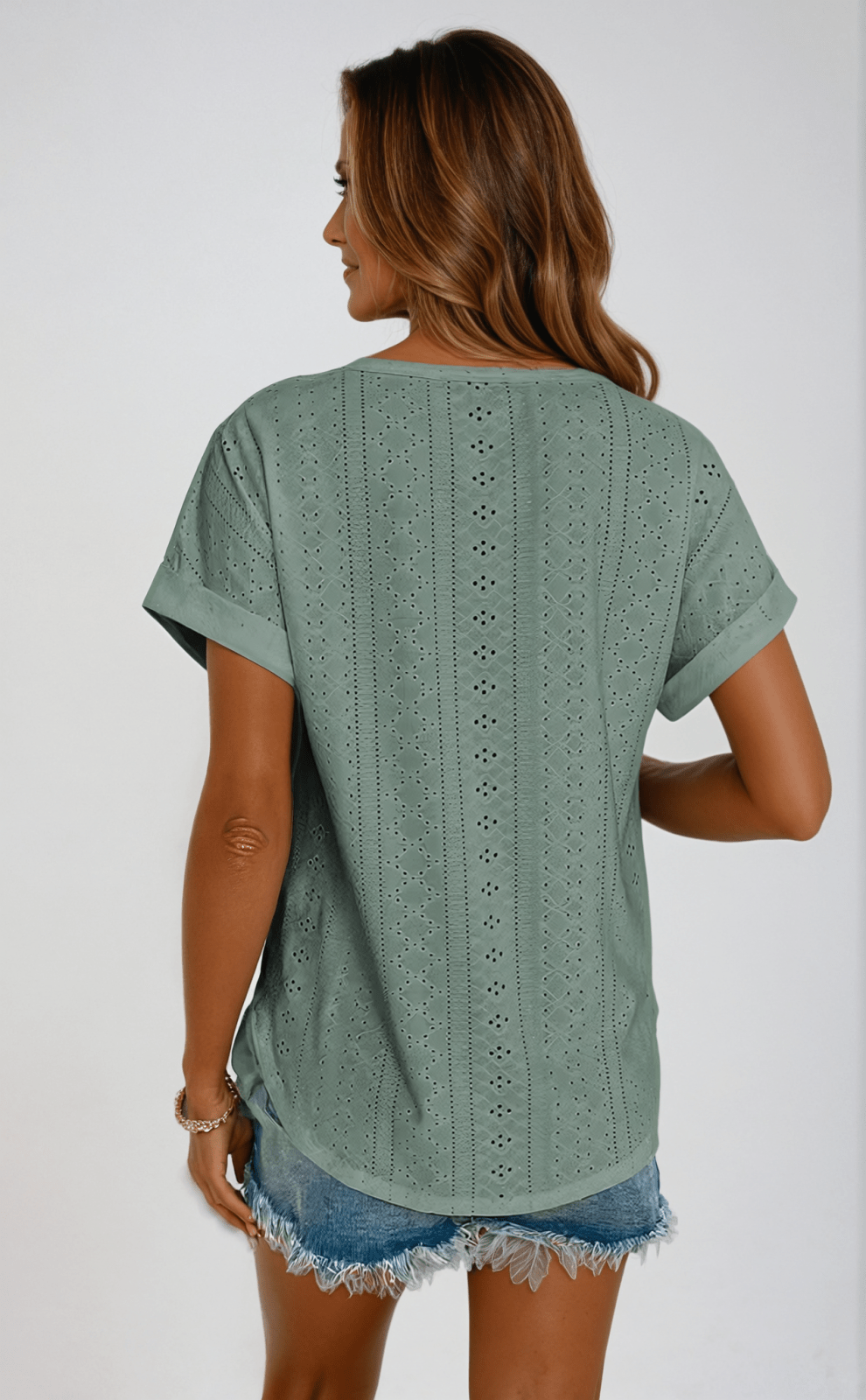 Riza | Casual Eyelet Top with Playful Details